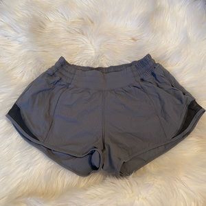 Lululemon Hottie Hot Short II 2.5in